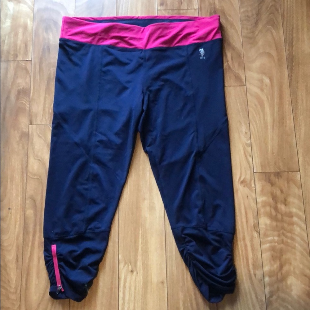 Rouched zippered bottom workout Capri